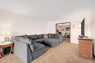 612 Stuart Dr, Carol Stream, IL 60188 - Photo 4
