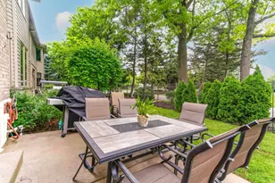 695 E Nerge Rd, Roselle, IL 60172 - Photo 38