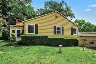 33834 Hillcrest Dr, Burlington, WI 53105 - Photo 2