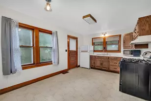 220 S Marguerite St, Coal City, IL 60416 - Photo 10