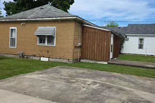 214 W 3rd St, Brocton, IL 61917 - Photo 2