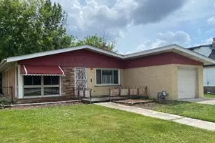 8741 S Washtenaw Ave, Evergreen Park, IL 60805 - Photo 2