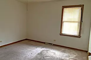 8741 S Washtenaw Ave, Evergreen Park, IL 60805 - Photo 8