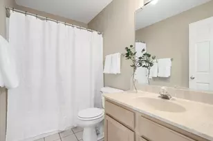 1104 Canterbury Ct, Elgin, IL 60120 - Photo 10