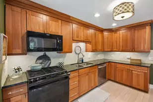 7912 S Garfield Ave, Burr Ridge, IL 60527 - Photo 8