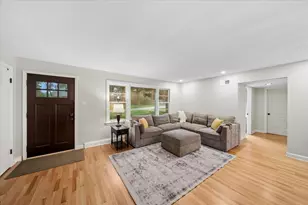 1308 W 53rd Pl, La Grange Highlands, IL 60525 - Photo 6