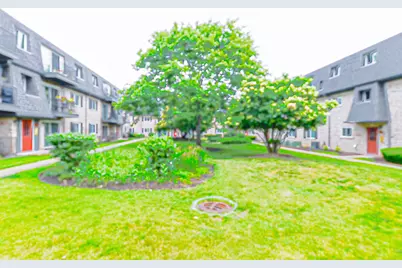 916 S Plum Grove Road #223, Palatine, IL 60067 - Photo 2