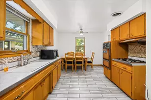 408 S May St, Joliet, IL 60436 - Photo 10