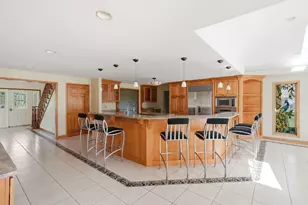 313 Trinity Ln, Oak Brook, IL 60523 - Photo 8