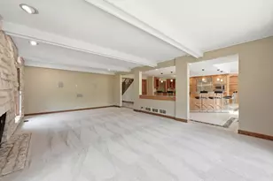 313 Trinity Ln, Oak Brook, IL 60523 - Photo 16