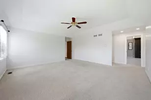 313 Trinity Ln, Oak Brook, IL 60523 - Photo 24