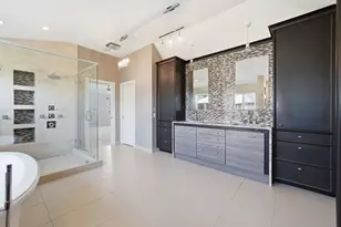 313 Trinity Ln, Oak Brook, IL 60523 - Photo 28