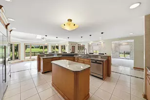 313 Trinity Ln, Oak Brook, IL 60523 - Photo 14