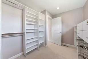 313 Trinity Ln, Oak Brook, IL 60523 - Photo 30