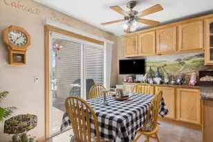 1479 Mackenzie Ln, Elgin, IL 60120 - Photo 8