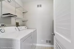 111 Lindenwood Ct, Vernon Hills, IL 60061 - Photo 20