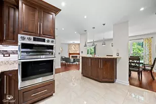 2605 Oxford Ct, Darien, IL 60561 - Photo 14
