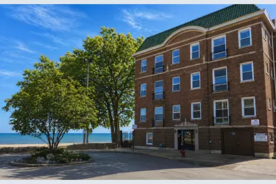 1055 W Pratt Boulevard #2A, Chicago, IL 60626 - Photo 1