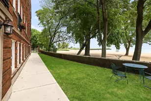 1055 W Pratt Blvd, Chicago, IL 60626 - Photo 4