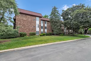 1041 W Ogden Ave, Naperville, IL 60563 - Photo 4