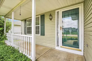 705 Erin Dr, Champaign, IL 61822 - Photo 4