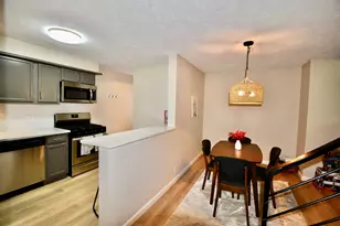 1106 E Jefferson St, Bloomington, IL 61701 - Photo 14