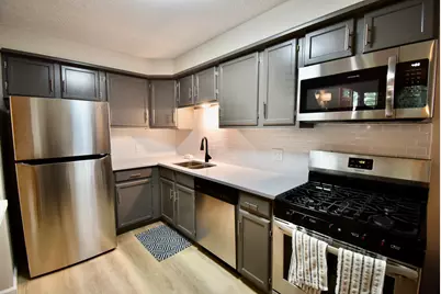 1106 E Jefferson Street #6, Bloomington, IL 61701 - Photo 10