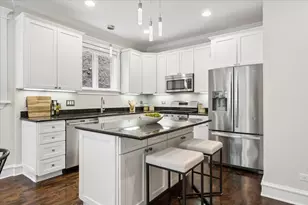 1365 N Mohawk St, Chicago, IL 60610 - Photo 8