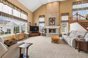 26301 Whispering Woods Cir, Plainfield, IL 60585 - Photo 4