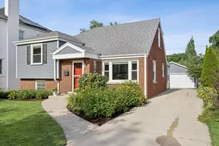 631 S Ashland Ave, La Grange, IL 60525 - Photo 2