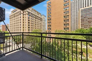 3033 N Sheridan Rd, Chicago, IL 60657 - Photo 12