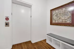 540 W Oakdale Ave, Chicago, IL 60657 - Photo 2