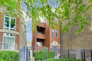 2133 N Southport Ave, Chicago, IL 60614 - Photo 2