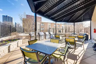 3930 N Pine Grove Ave, Chicago, IL 60613 - Photo 22