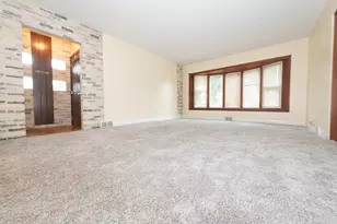 1103 N 15th Ave, Melrose Park, IL 60160 - Photo 4