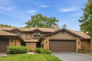 912 Indian Boundary Dr, Westmont, IL 60559 - Photo 1