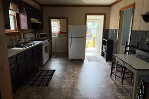 78 Academy St, Eldorado, IL 62930 - Photo 8