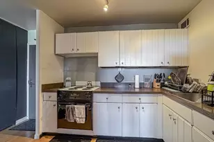 3930 N Pine Grove Ave, Chicago, IL 60613 - Photo 6