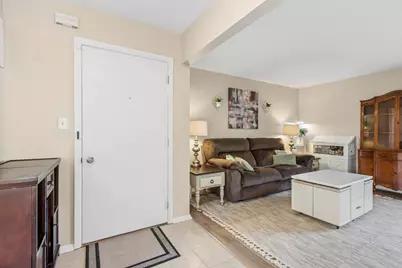 1342 S. 14th Street #B1, Saint Charles, IL 60174 - Photo 6