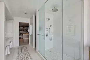 55 E Erie St, Chicago, IL 60611 - Photo 18