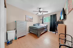 14 E Van Buren St, Villa Park, IL 60181 - Photo 8
