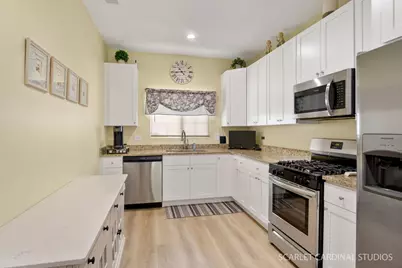 911 Gillespie Lane, Yorkville, IL 60560 - Photo 4
