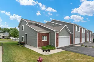 911 Gillespie Ln, Yorkville, IL 60560 - Photo 2
