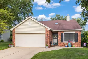 2S111 Waltham Ct, Warrenville, IL 60555 - Photo 2