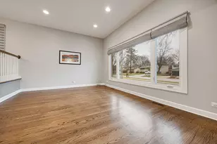 1811 Azalea Ln, Mount Prospect, IL 60056 - Photo 4
