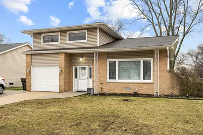 1811 Azalea Lane, Mount Prospect, IL 60056 - Photo 2