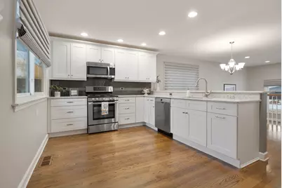 1811 Azalea Lane, Mount Prospect, IL 60056 - Photo 10