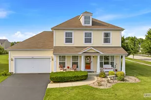 305 Shadow Wood Dr, Yorkville, IL 60560 - Photo 2