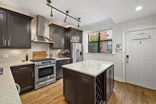 2820 N Greenview St, Chicago, IL 60657 - Photo 4