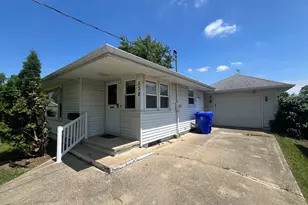 538 Dwight St, Kewanee, IL 61443 - Photo 2